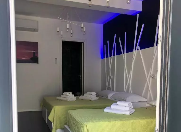 ペンション Sunrise Rooms