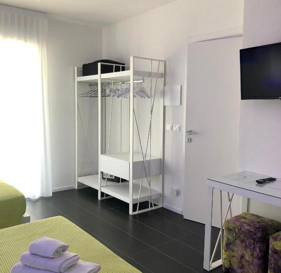 פנסיון Sunrise Rooms