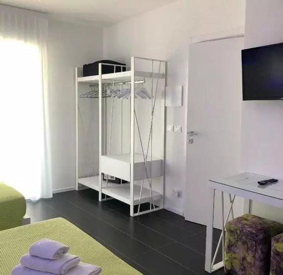 ペンション Sunrise Rooms