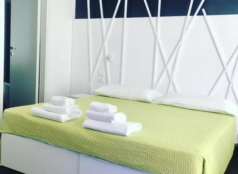 ペンション Sunrise Rooms