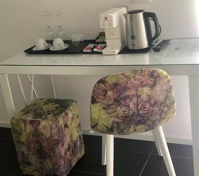 ペンション Sunrise Rooms