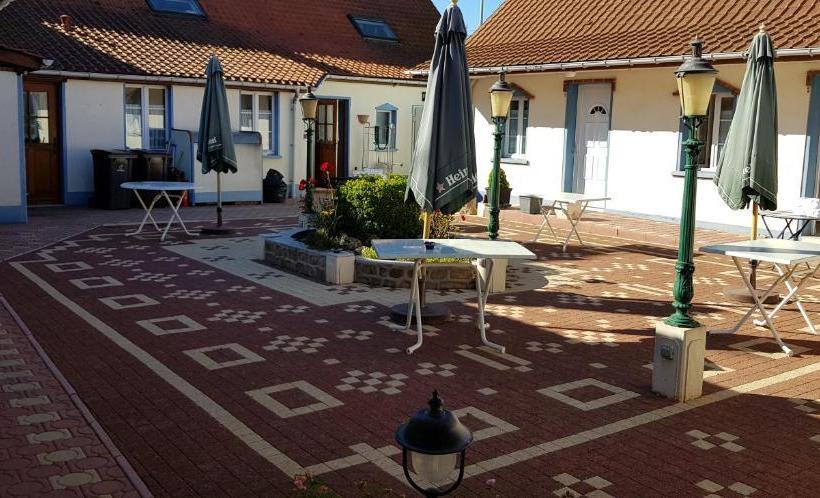 Отель Logis   Hôtel & Restaurant L Envie Des Mets