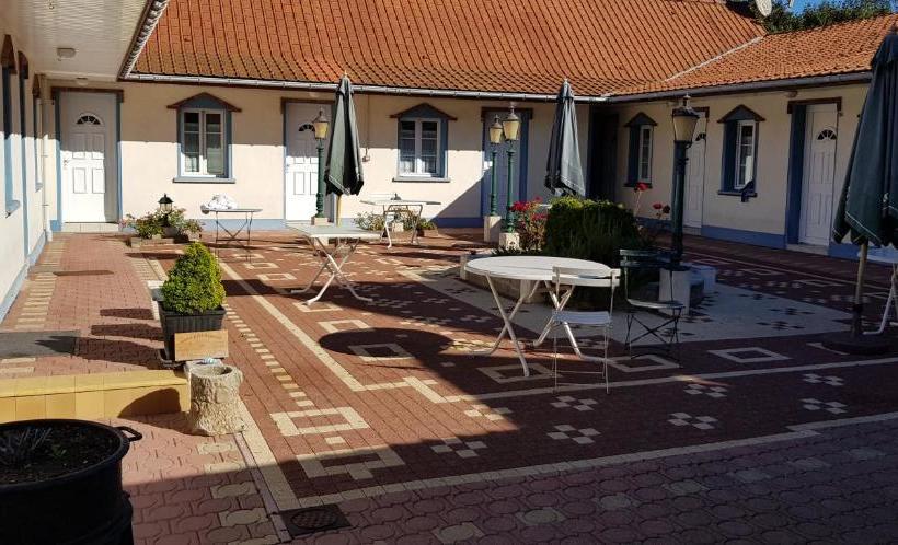 Отель Logis   Hôtel & Restaurant L Envie Des Mets