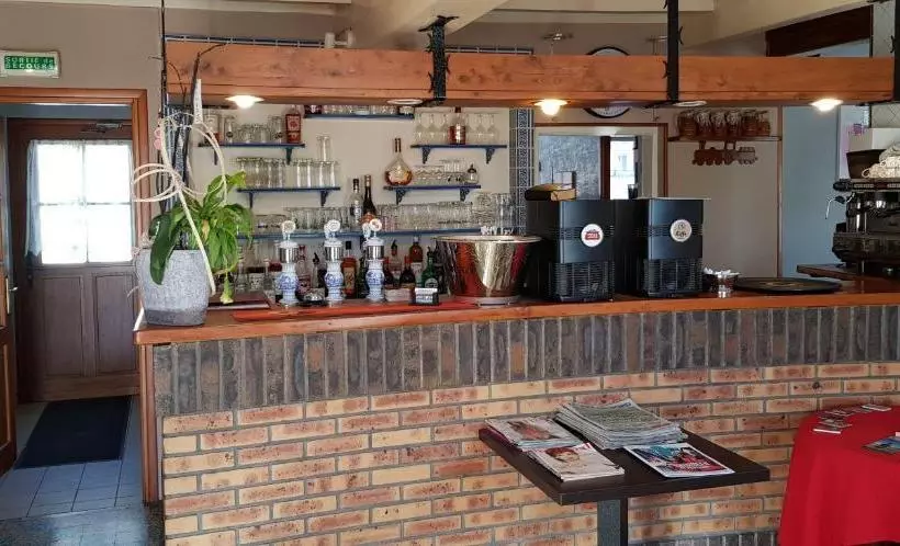 ホテル Logis   Hôtel & Restaurant L Envie Des Mets