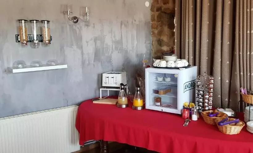 ホテル Logis   Hôtel & Restaurant L Envie Des Mets