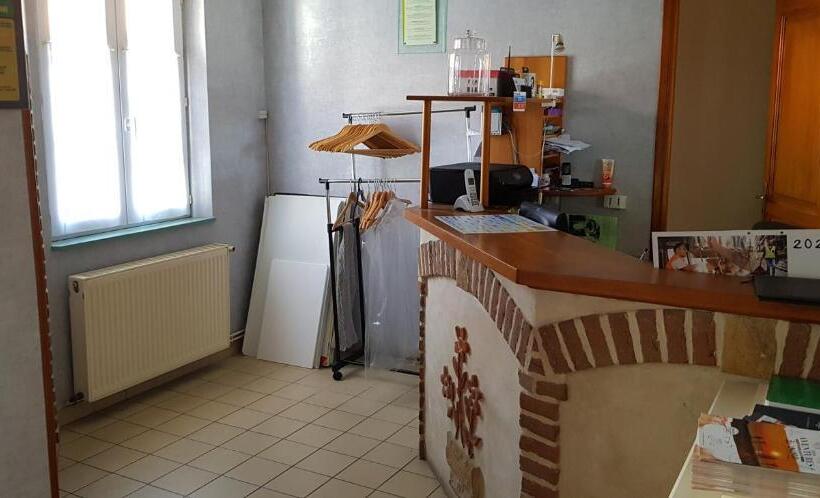 Отель Logis   Hôtel & Restaurant L Envie Des Mets