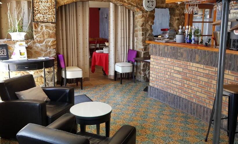 Отель Logis   Hôtel & Restaurant L Envie Des Mets