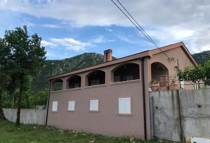 پانسیون Guesthouse Djukanovic