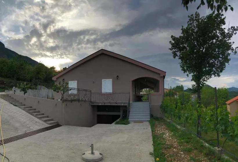پانسیون Guesthouse Djukanovic