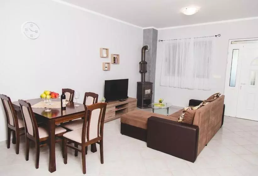 پانسیون Guesthouse Djukanovic