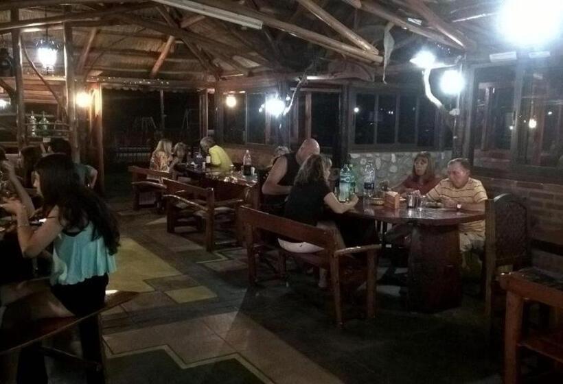 הוסטל Posada Del Tata