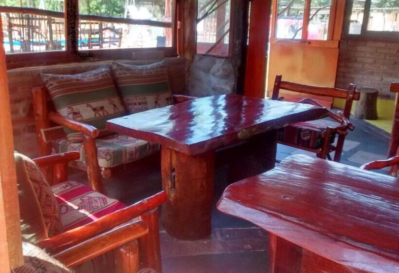 הוסטל Posada Del Tata