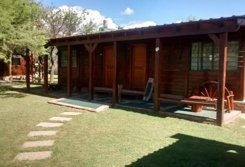 Retkeilymaja Posada Del Tata