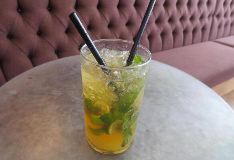 هتل Jardi De Pedra