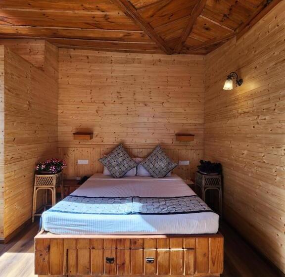 אתר נופש The Chalets Naldehra