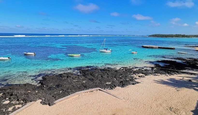 تختخواب و صبحانه Blue Beryl Guest House