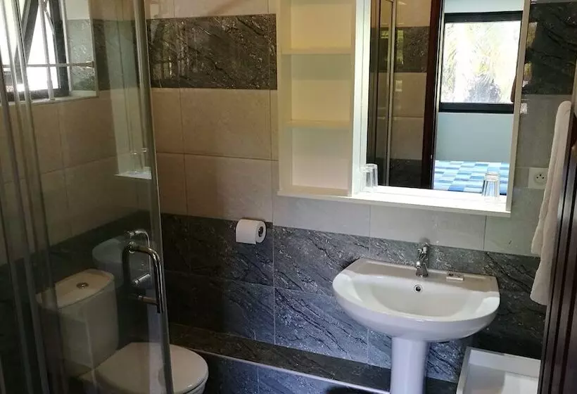 تختخواب و صبحانه Blue Beryl Guest House