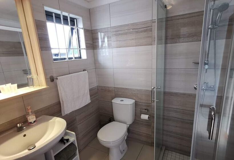 تختخواب و صبحانه Blue Beryl Guest House