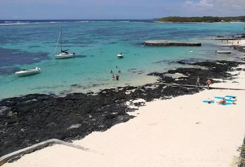 تختخواب و صبحانه Blue Beryl Guest House