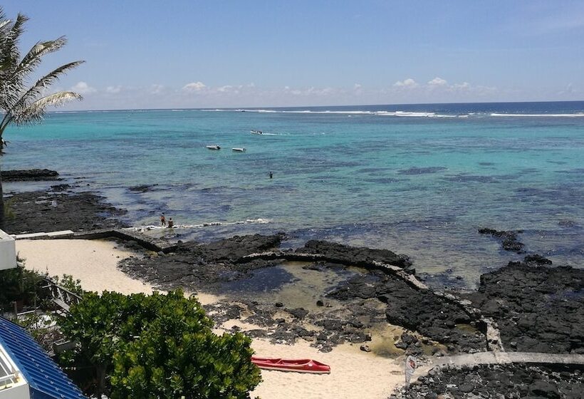 تختخواب و صبحانه Blue Beryl Guest House