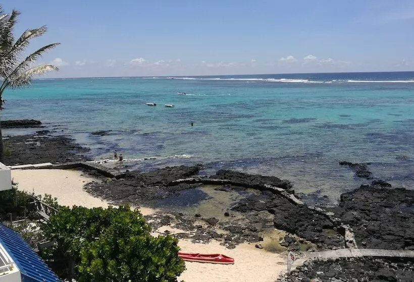 تختخواب و صبحانه Blue Beryl Guest House