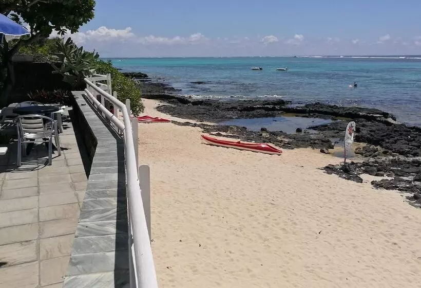 تختخواب و صبحانه Blue Beryl Guest House