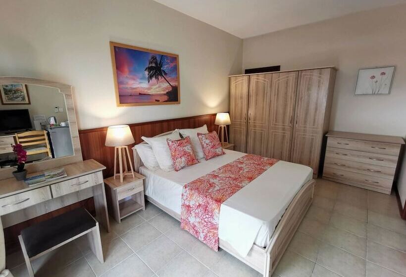 تختخواب و صبحانه Blue Beryl Guest House