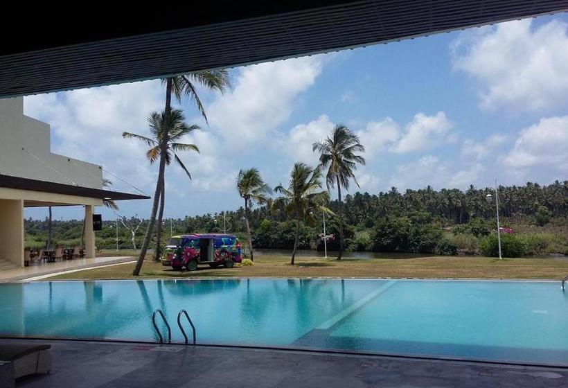 فندق Avenra Gangaara