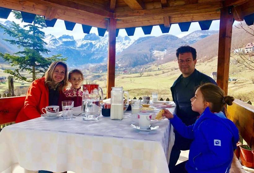 ペンション Guesthouse Alpini