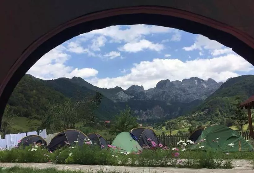 ペンション Guesthouse Alpini