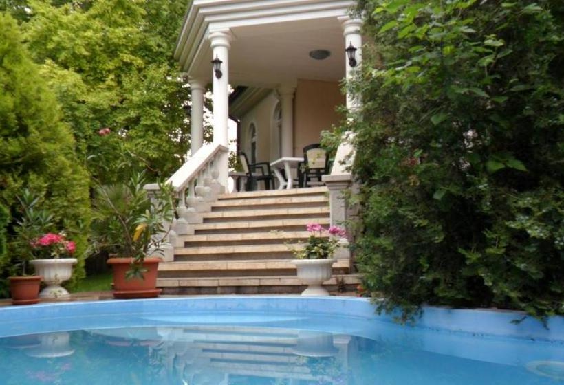 פנסיון Villa Gárdéna Gárdony