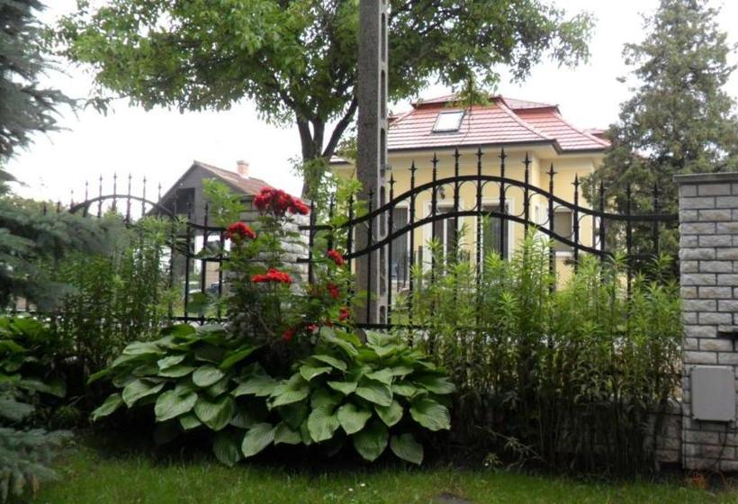 פנסיון Villa Gárdéna Gárdony