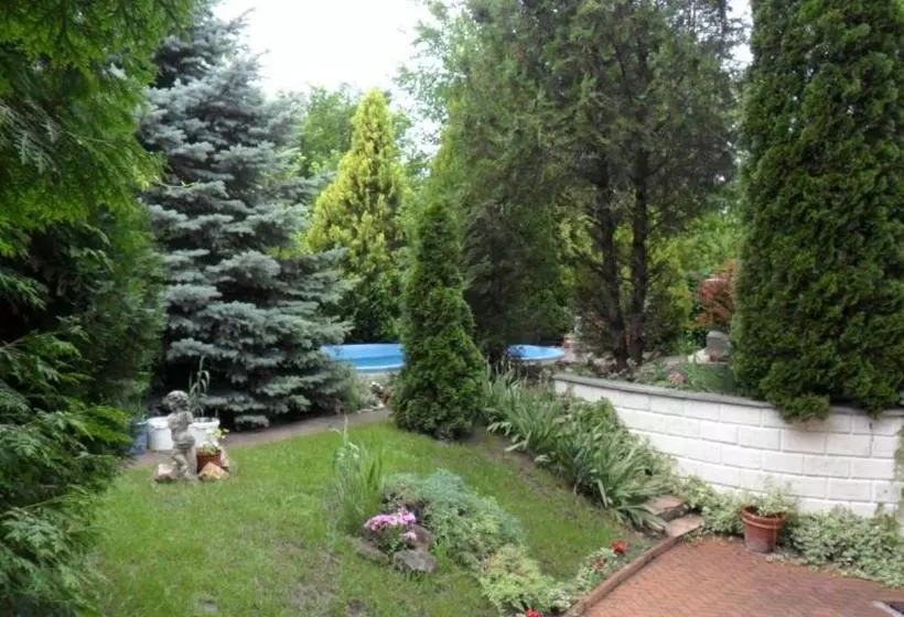 ペンション Villa Gárdéna Gárdony