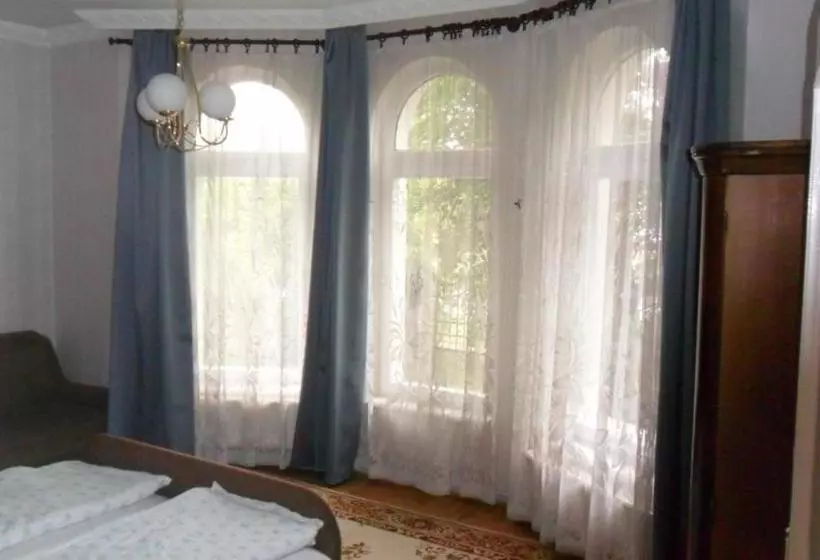 ペンション Villa Gárdéna Gárdony