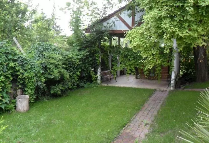 ペンション Villa Gárdéna Gárdony