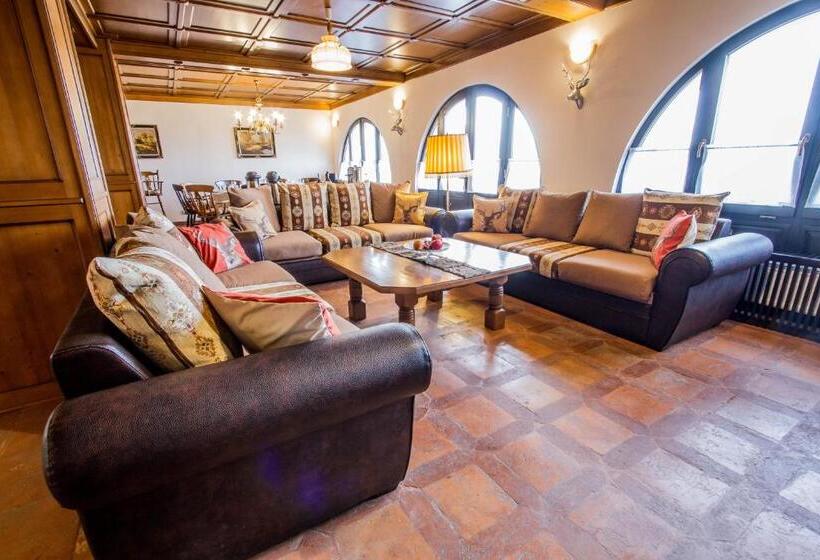 פנסיון Villa Siana