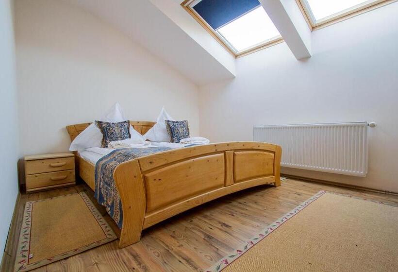 פנסיון Villa Siana