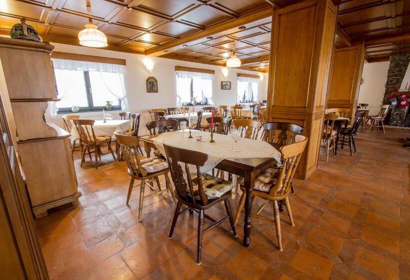 פנסיון Villa Siana