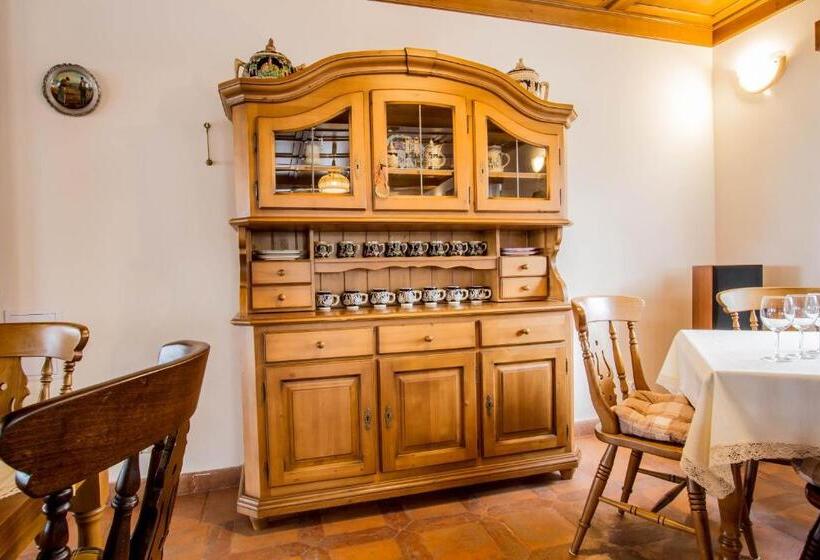 פנסיון Villa Siana