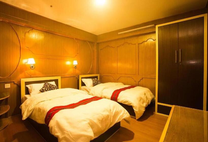 پانسیون Nag Pukhu Guest House