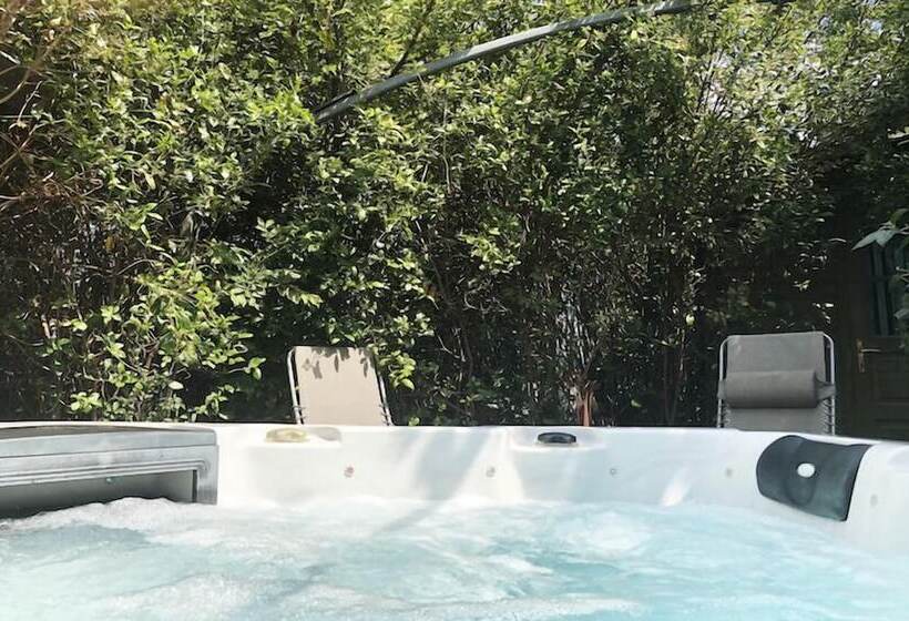 مبيت وإفطار Ecolodges En Provence