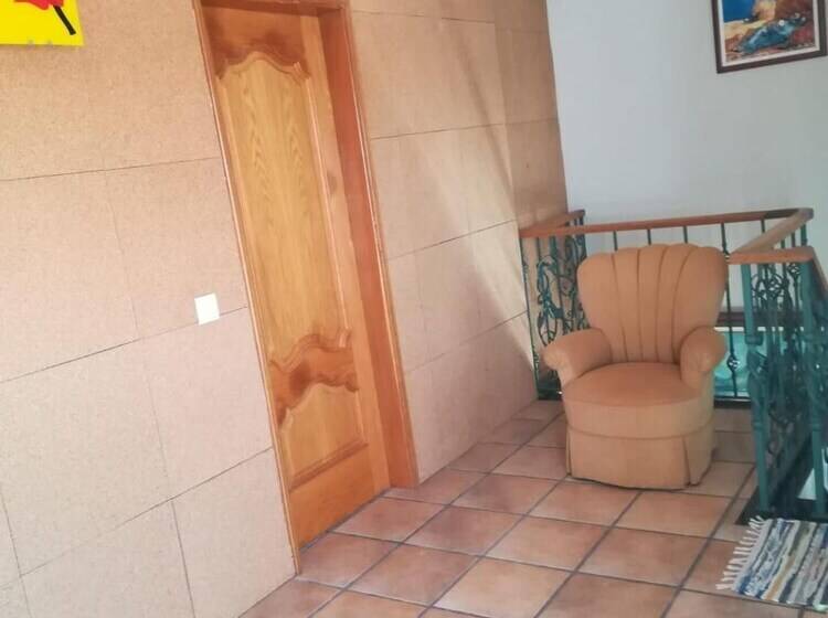 פנסיון Elodie S Country House