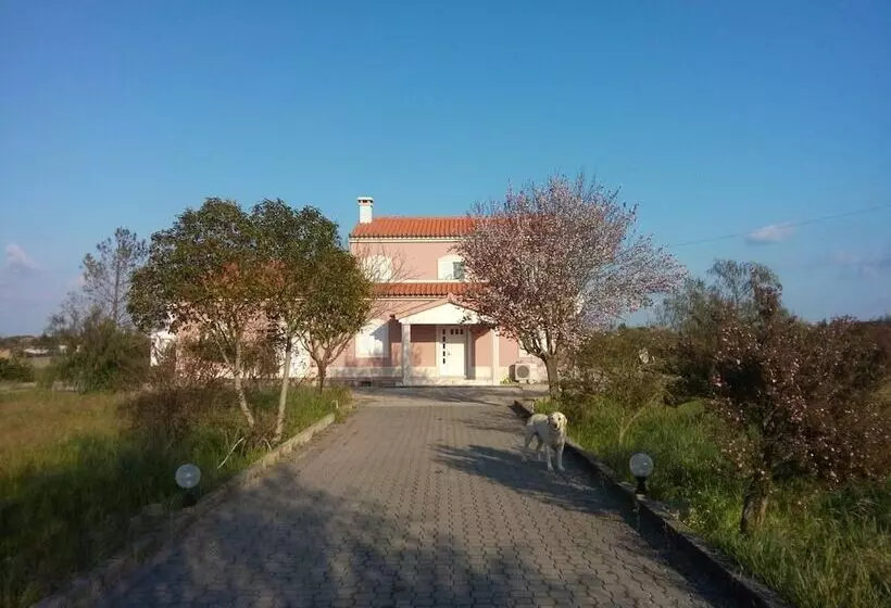 ペンション Elodie S Country House