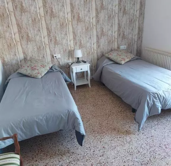 Majatalo Hostal Tivissa