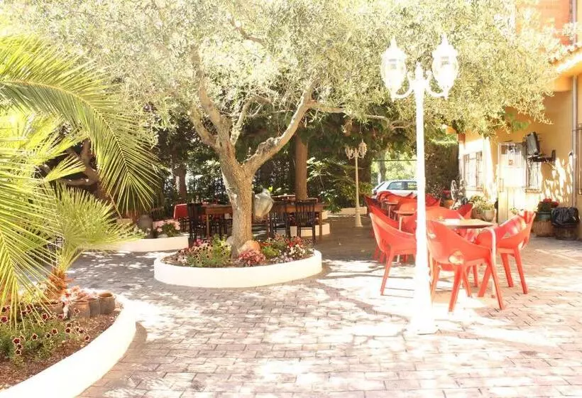 Majatalo Hostal Tivissa