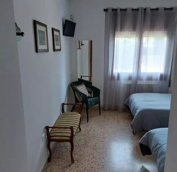 Majatalo Hostal Tivissa