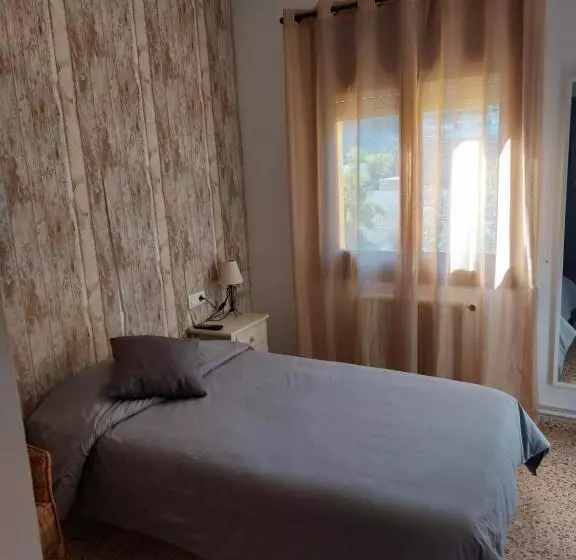 Majatalo Hostal Tivissa