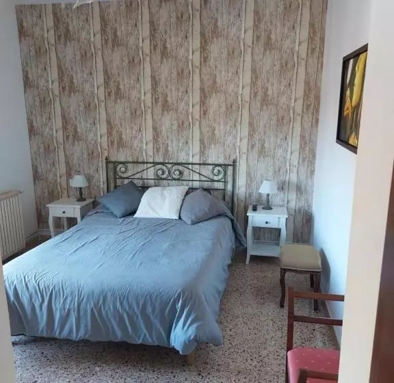 Majatalo Hostal Tivissa