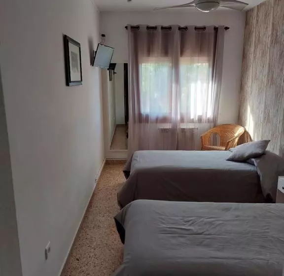 Majatalo Hostal Tivissa
