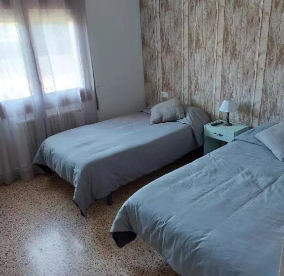 Majatalo Hostal Tivissa